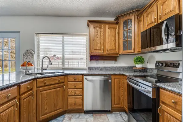 1725 Whiteoak Drive,  Garland,  TX 75040