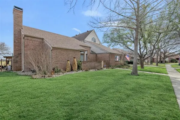 1426 Hidden Oaks Circle, Corinth, TX 76210