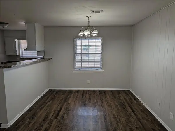 1001 W Main Street, Crowley, TX 76036