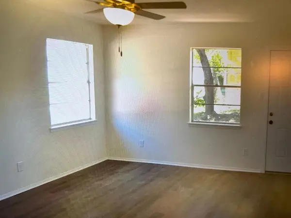 2701 Livingston Avenue, Fort Worth, TX 76110