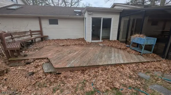 28 Deer Trail Lake Rd, Hardyston Twp., NJ 07460