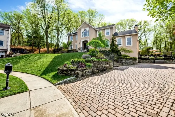 4 Michele Ct, Wayne Twp., NJ 07470