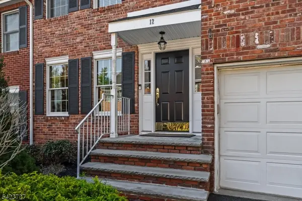 12 Eastgate Sq, Westfield Town, NJ 07090