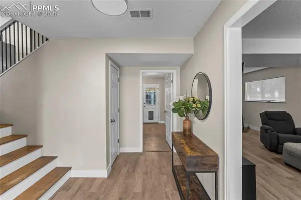 1511 Saratoga DR, Colorado Springs, CO 80910