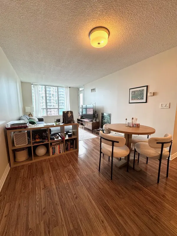 335 Rathburn RD W #917, Mississauga, ON L5B 0C8