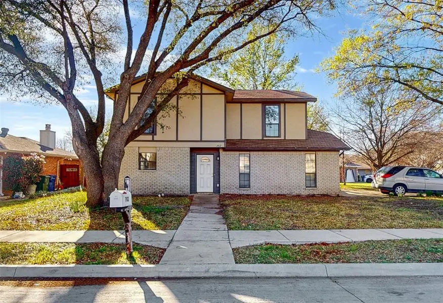 702 Middle Glen Drive, Garland, TX 75043
