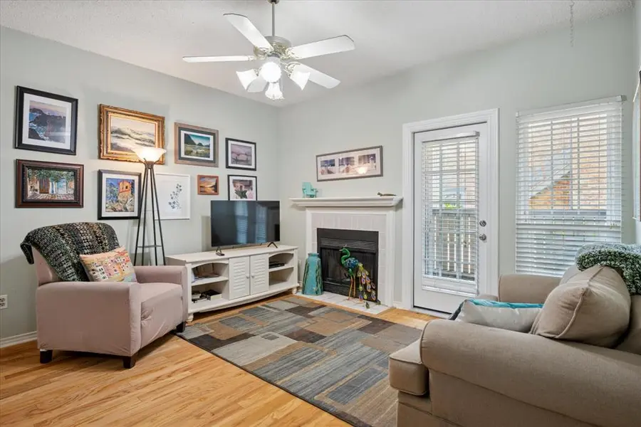 1601 Marsh Lane #208, Carrollton, TX 75006