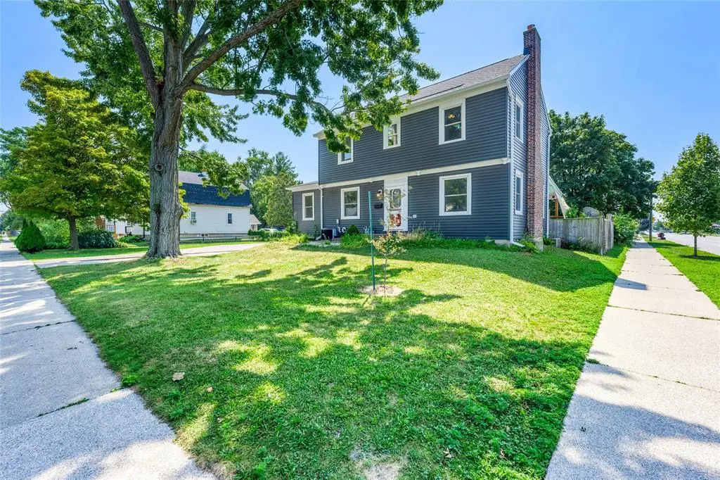 703 Wellington Street, Sarnia, ON N7T 1J3