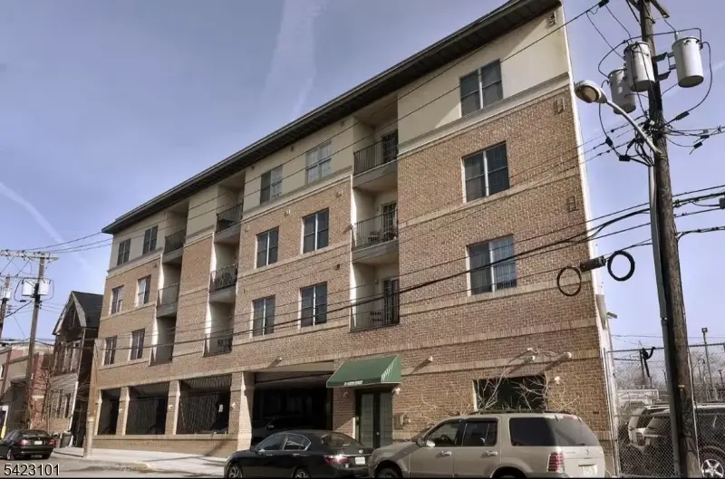 15-19 Tichenor Ln #403, Newark City, NJ 07114