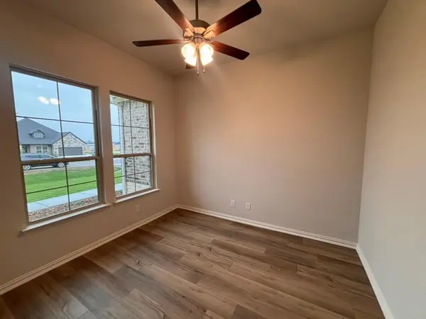 104 Snowy Owl Trail, New Fairview, TX 76078