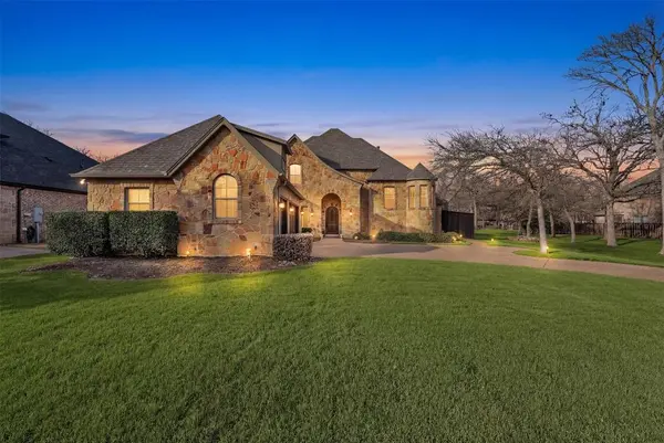 2717 S Shady Lane, Arlington, TX 76001