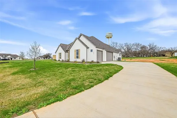 1005 Ronnie Court, Springtown, TX 76082