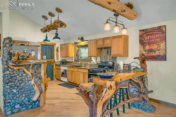 38 Mac Donnell DR, Cotopaxi, CO 81223