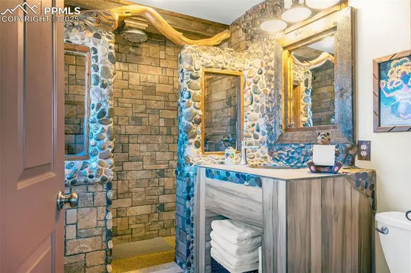 38 Mac Donnell DR, Cotopaxi, CO 81223