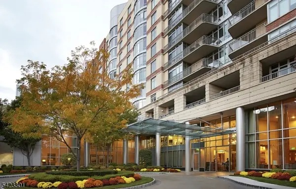 8100 River Rd #209, North Bergen Twp., NJ 07047