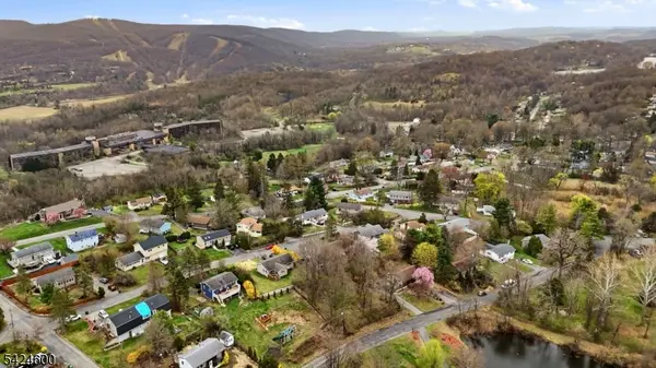 7 Jackson Ave, Vernon Twp., NJ 07462