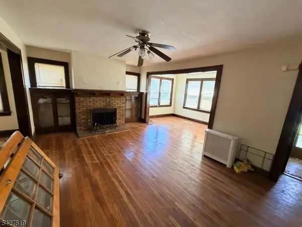 126 Chestnut St, East Orange City, NJ 07018