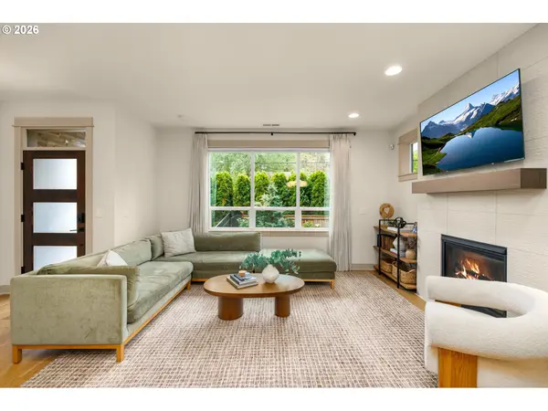 19232 PILKINGTON RD, Lake Oswego, OR 97035