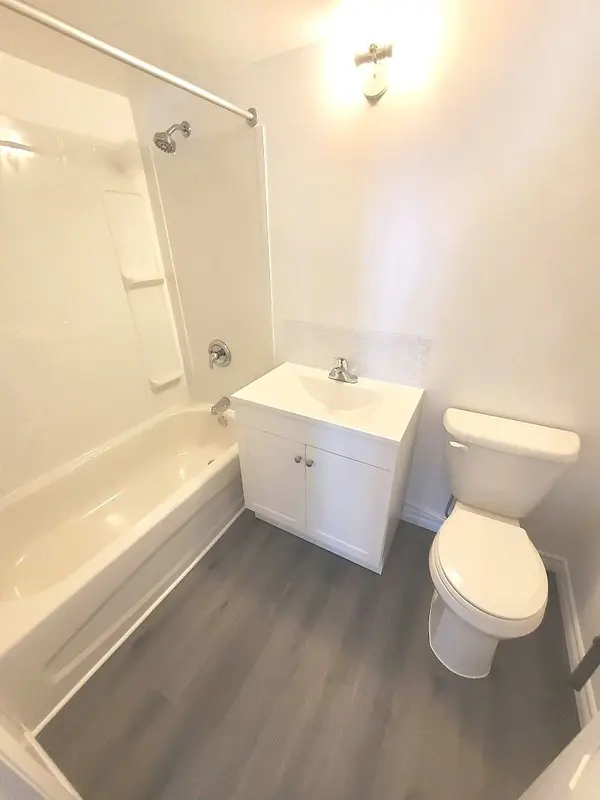 58 Queen ST W #5, Springwater, ON L0L 1P0