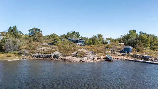 15 Forsyths RD, Carling, ON P0G 1G0