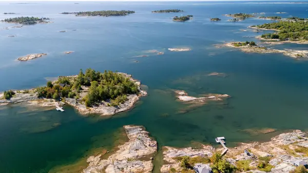 15 Forsyths RD, Carling, ON P0G 1G0