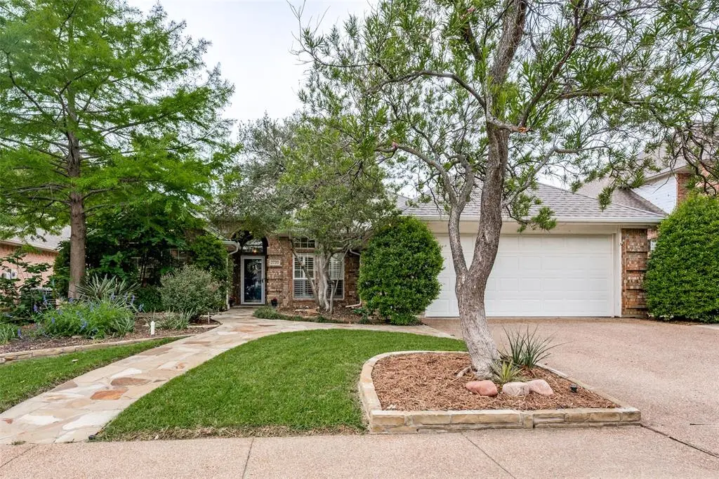2720 Holly Brook Court, Bedford, TX 76021