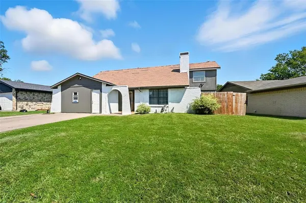 801 Via Avenida, Mesquite, TX 75150