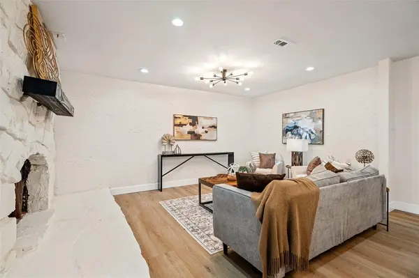 913 Ronald Street, White Settlement, TX 76108