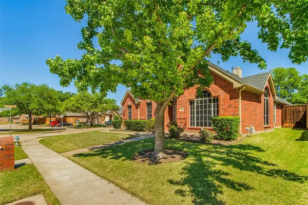 4236 Sharondale Drive, Flower Mound, TX 75022
