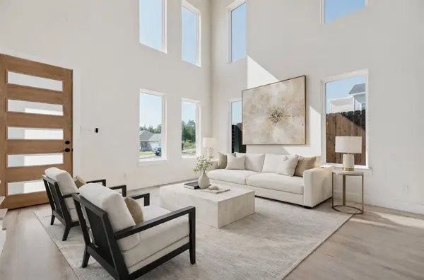 6046 Plum Dale Road, Dallas, TX 75241