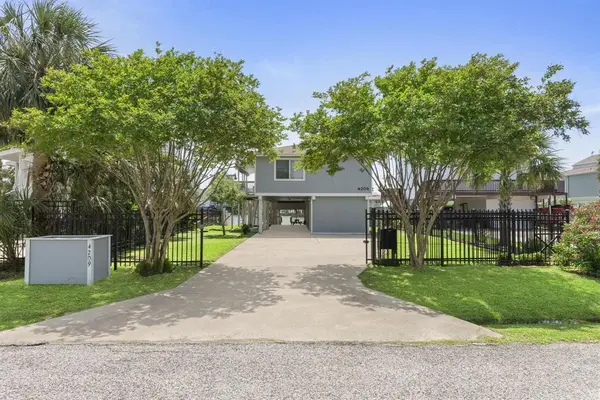 4209 W Bayside Way, Jamaica Beach, TX 77554