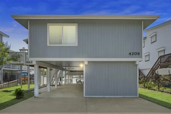 4209 W Bayside Way, Jamaica Beach, TX 77554