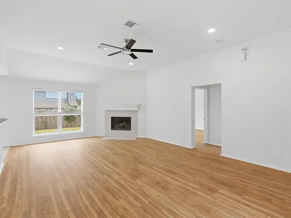 1821 Kingsbrook Trail, Fort Worth, TX 76120