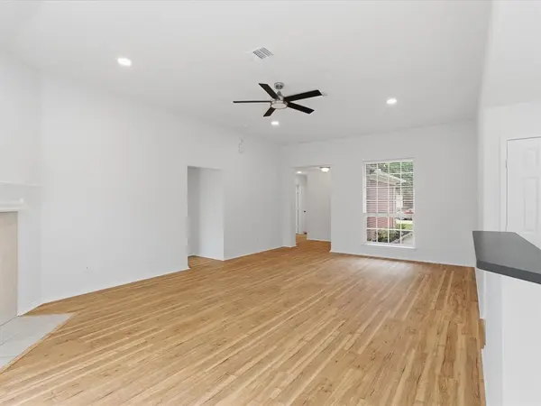 1821 Kingsbrook Trail, Fort Worth, TX 76120