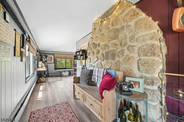 69 Lindys Dr, West Milford Twp., NJ 07480