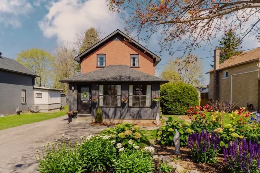 263 Shepherd AVE, Cambridge, ON N3C 1T7