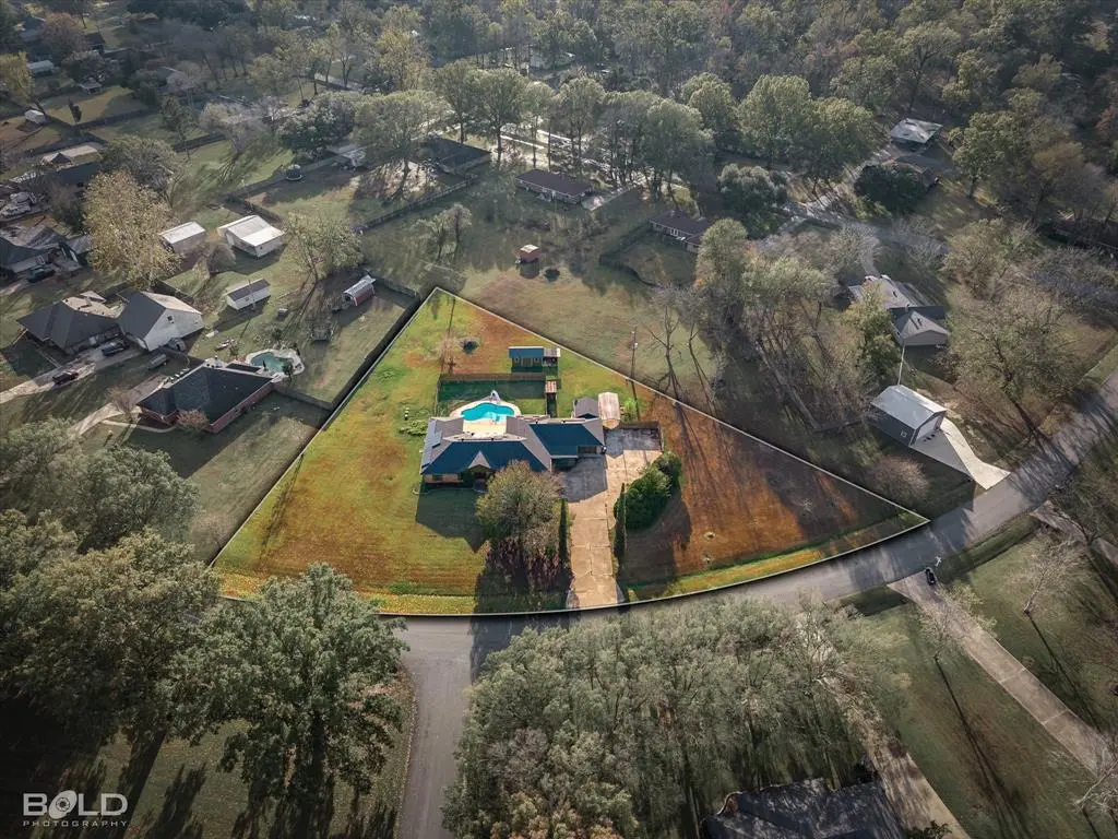 201 Rolling Meadows Lane, Bossier City, LA 71112