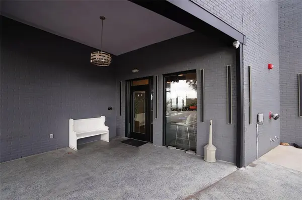 15375 Addison Road, Addison, TX 75001