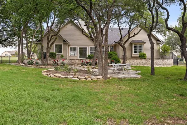 1712 Bent Tree Court, Granbury, TX 76049