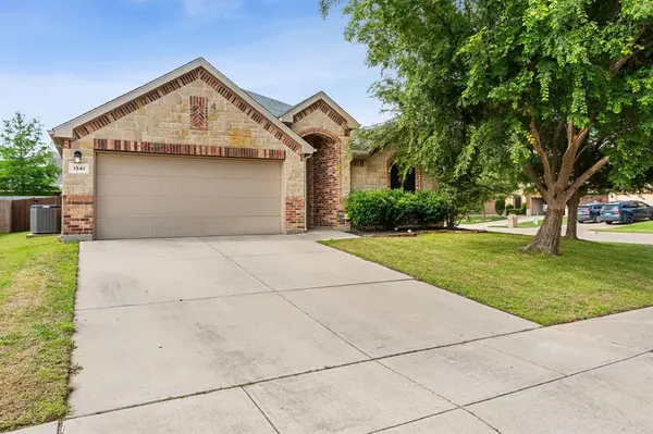 1341 Hearthstone Drive, Burleson, TX 76028