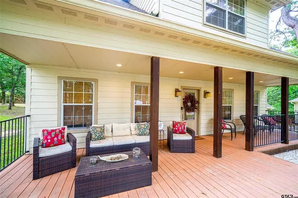 386 Spring Creek Drive, Mount Vernon, TX 75457