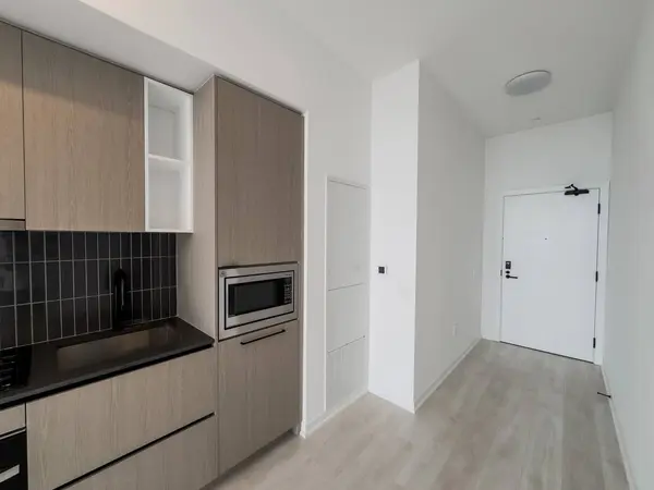 10 Graphophone GRV #901, Toronto W02, ON M6H 0E5