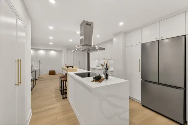 820 Burnhamthorpe RD #1409, Toronto W08, ON M9C 4W2