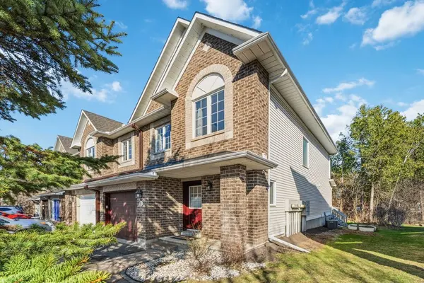 8 Wimbledon WAY, Kanata, ON K2K 3J2