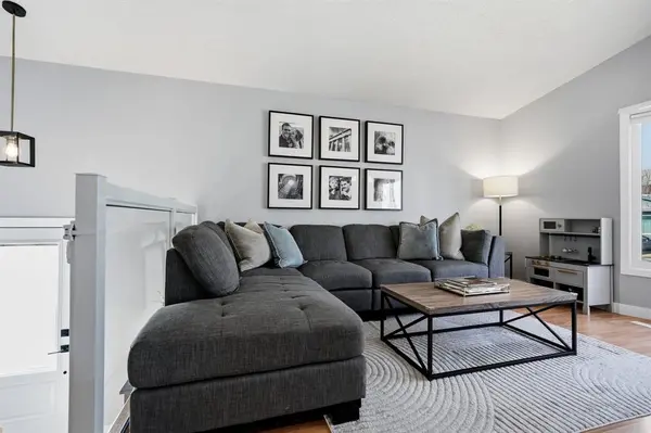 62 Goldthorpe CRES, Winnipeg, MB R2N 3E2