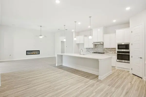 1000 Sunflower Street, Crowley, TX 76036