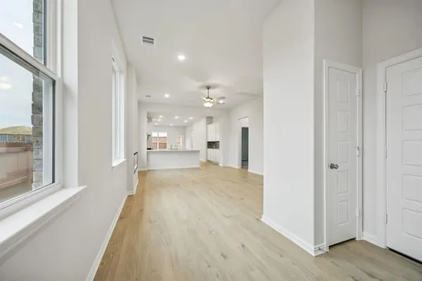 3941 Lakefield Drive, Heartland, TX 75114