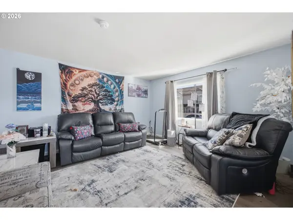 12101 SE LINCOLN ST, Portland, OR 97216