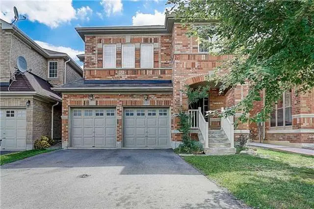 120 Crown Victoria DR, Brampton, ON L7A 3X9