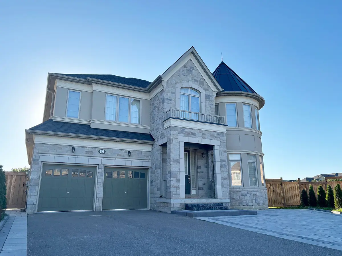 Bsmt 42 Brown CT, Newmarket, ON L3Y 0C7